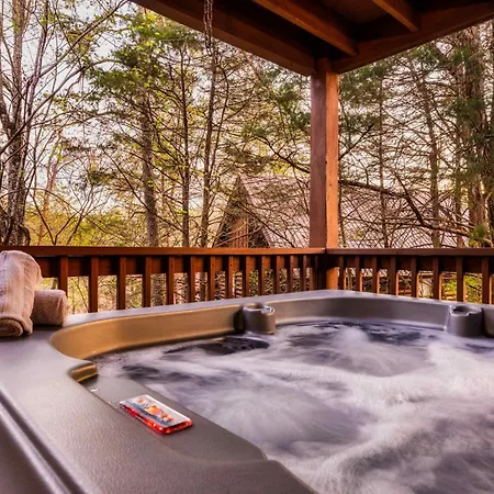Quaint & Cozy - Great Location - Hot Tub - Bbq Villa